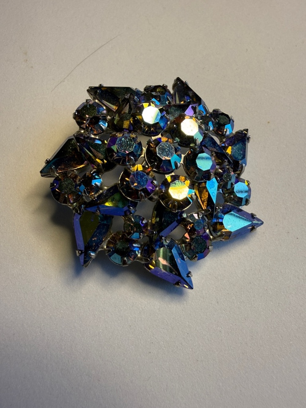 Signed Weiss AB Rhinestone Brooch High Dome Layered Cluster Starburst 1950s - Picture 6 of 8